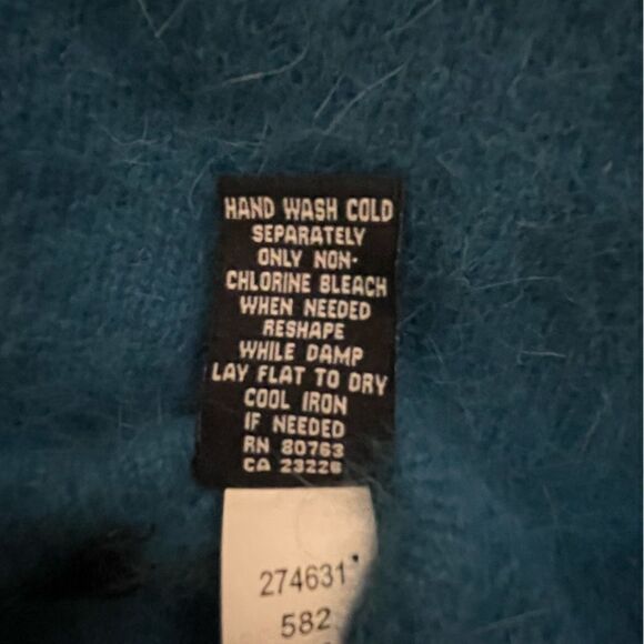 Moda International ~ Turquoise Angora Blend Long Sleeved Sweater ~ size Small - Picture 7 of 9